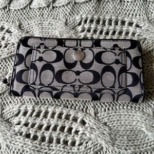 Couch Wallet